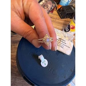 Woman's size 8 ring